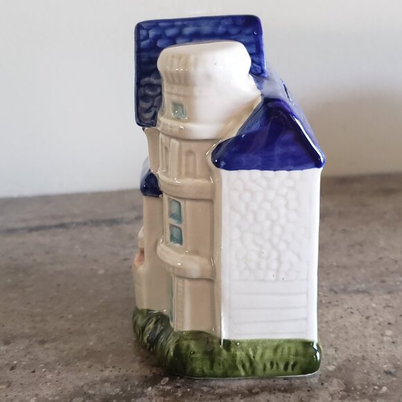 Victorian House Bank 4.5" tall - Picture 4 of 5